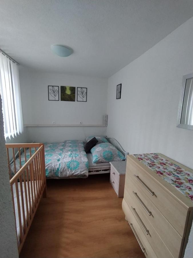 Apartman Karin Huty Exterior foto