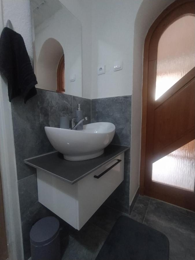Apartman Karin Huty Exterior foto